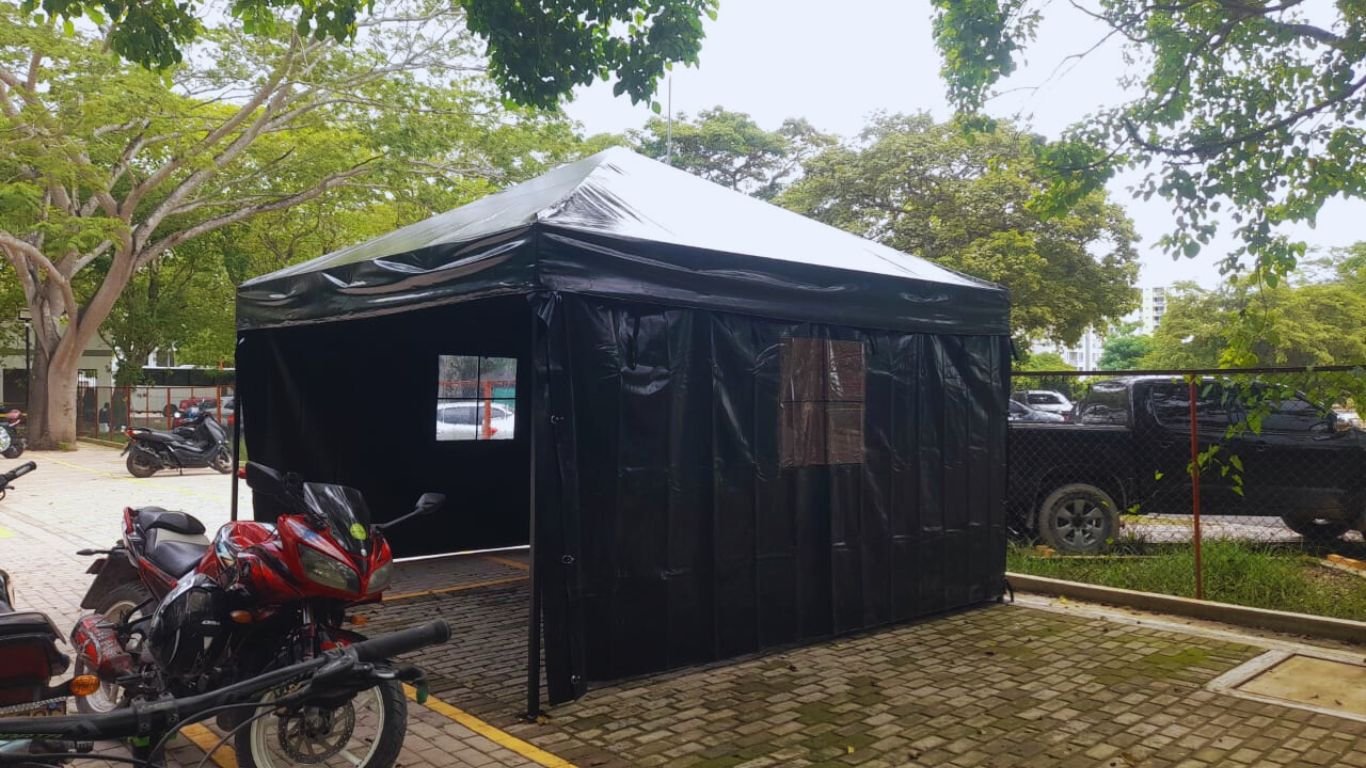 Carpa tipo kiosco 4x4 con laterales